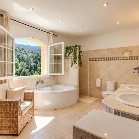Mariola - Le Charme Corse Avec Piscine Villa Sartene (Corsica)